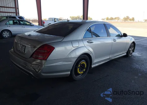 2007 Mercedes-Benz S-Class 5.5L V8 z USA, uszkodzony, nr VIN WDDNG71X57A028201